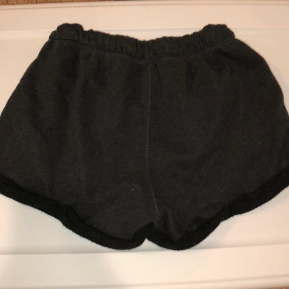 🌻H&M shorts bundle - Picture 8 of 8